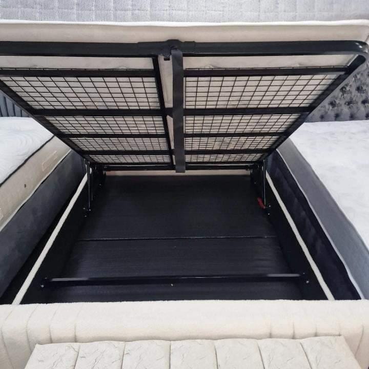 Neesa Bed